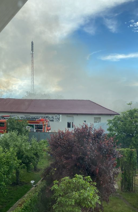 Incendiu la o școală din Vrancea: peste 30 de elevi și profesori s-au evacuat în siguranță